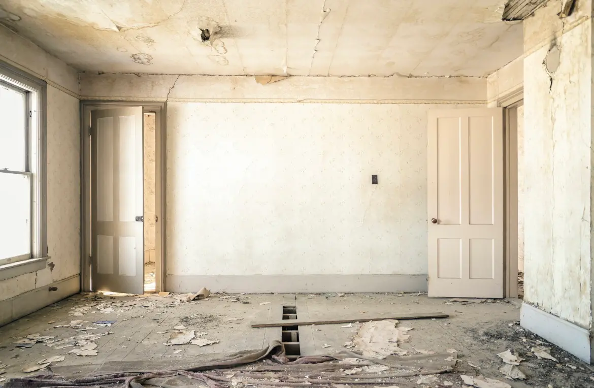 Waste disposal crew managing a cleanout project in Veteran